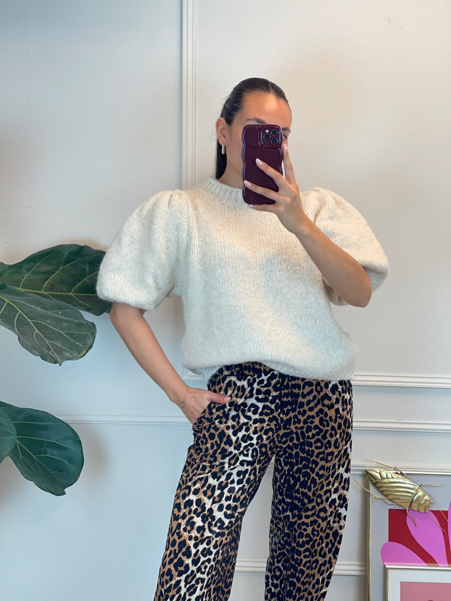 Ambika Faye off white trui met pofmouwen – Truien van Ambika, kleur One Size, maat | JoAnnco