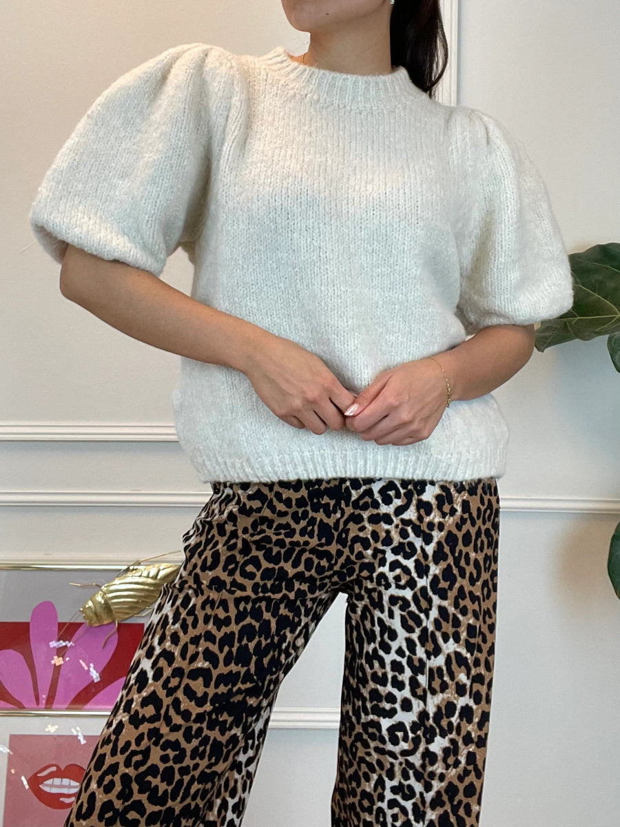 Ambika Faye off white trui met pofmouwen – Truien van Ambika, kleur One Size, maat | JoAnnco